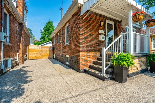 Hamilton, ON L8K 2X2,74 CAMERON AVE S