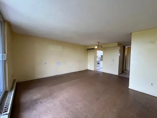 Hamilton, ON L8K 5N2,350 Quigley RD #427