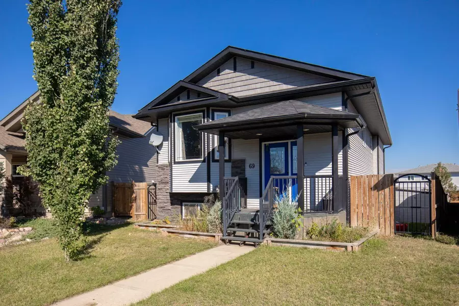 69 Valley CRES, Blackfalds, AB T4M 0J7