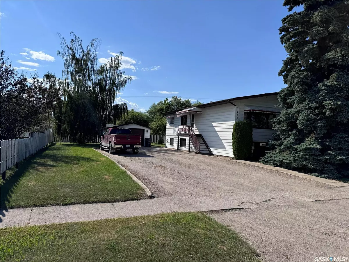 Humboldt, SK S0K 2A0,823 13th STREET