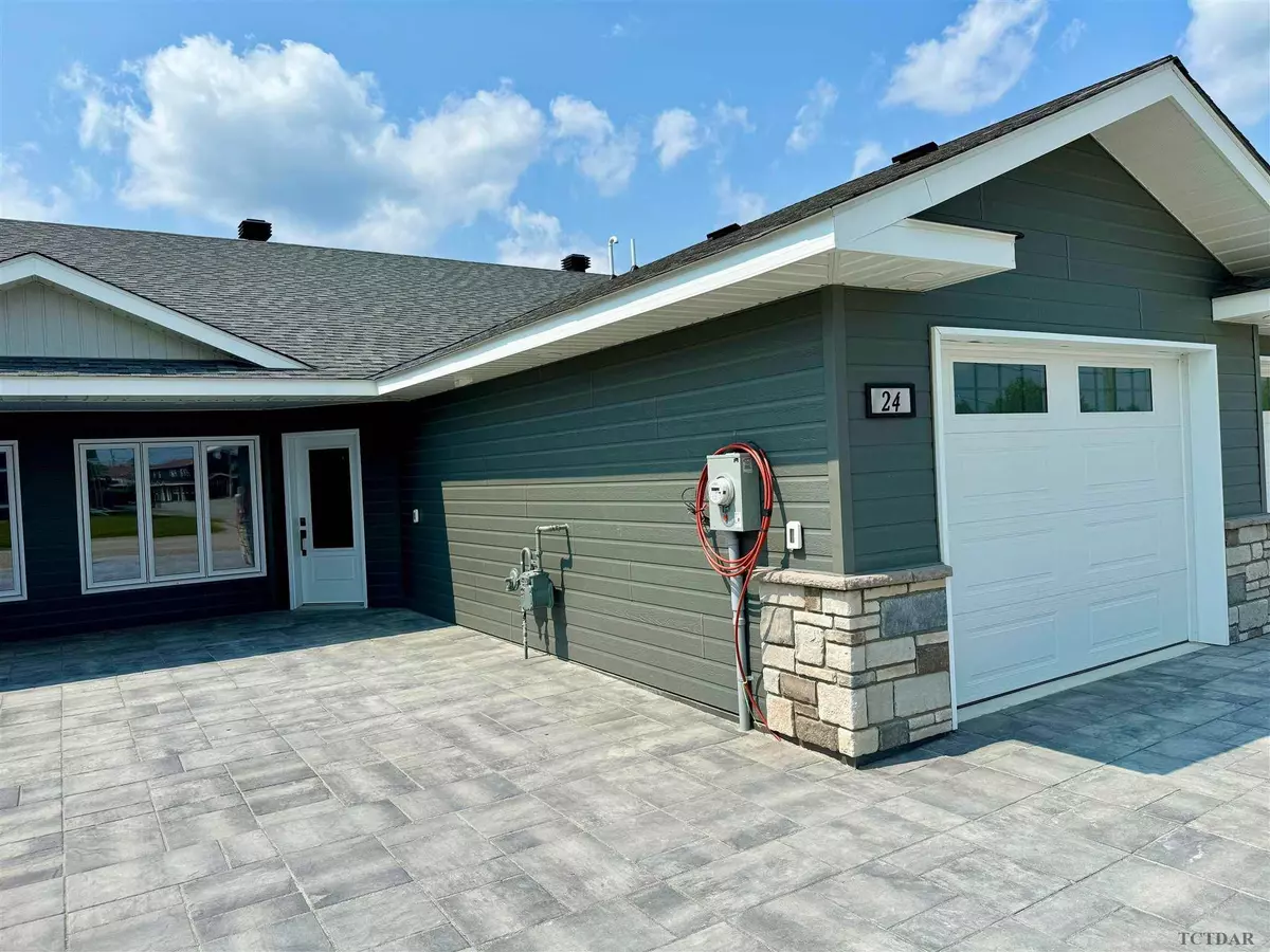 Kapuskasing, ON P5N 3J6,24 Golf ST