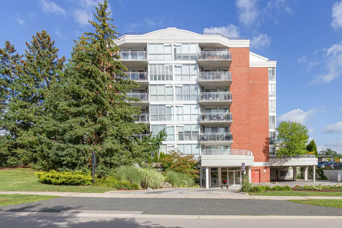 Oakville, ON L6H 2R5,1071 Queens AVE #405