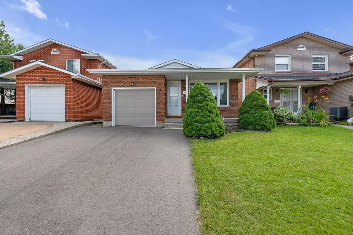 Hamilton, ON L9A 2S7,374 Limeridge RD E