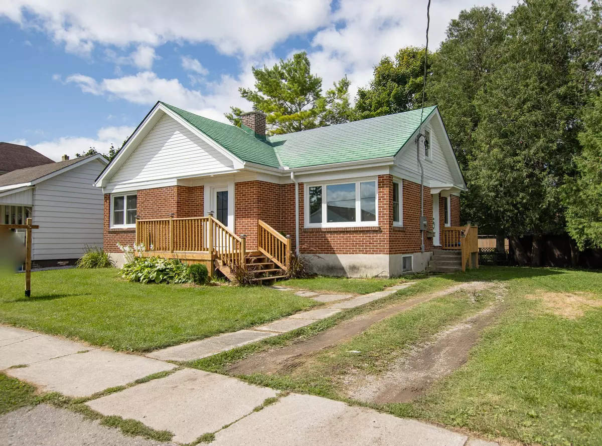 Huron, ON N0M 1S1,493 ANDREW ST