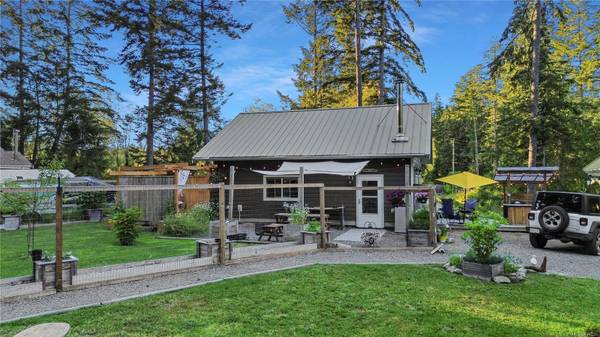 661 Dogwood Cres, Gabriola Island, BC V0R 1X4