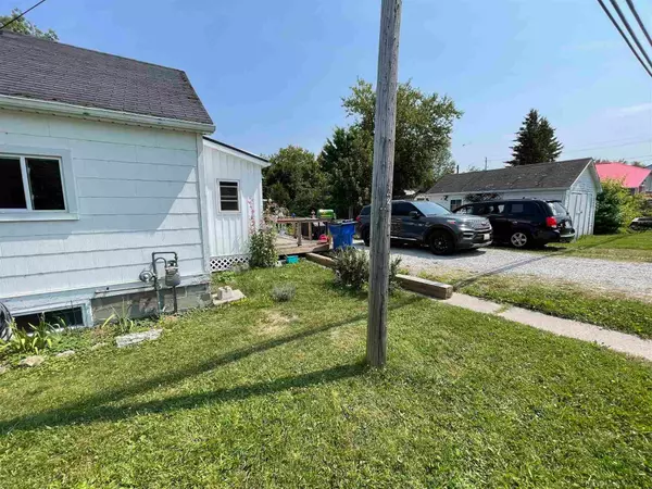 Temiskaming Shores, ON P0J 1K0,400 Marcella ST