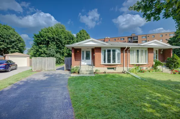 Kitchener, ON N2B 2X9,106 TUPPER CRES