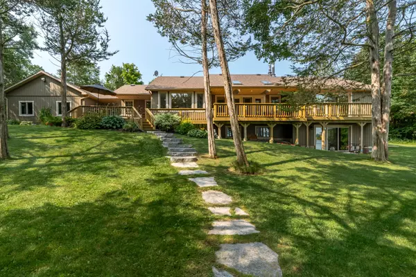 Prince Edward County, ON K8N 4Z7,99 SANDY COVE DR