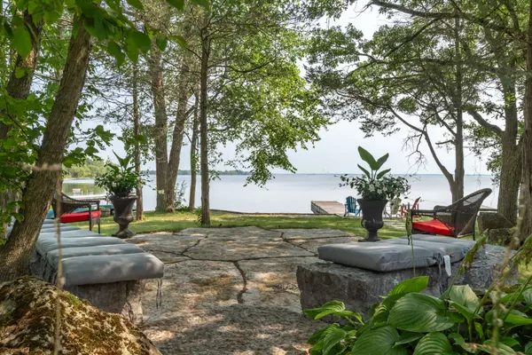 Prince Edward County, ON K8N 4Z7,99 SANDY COVE DR