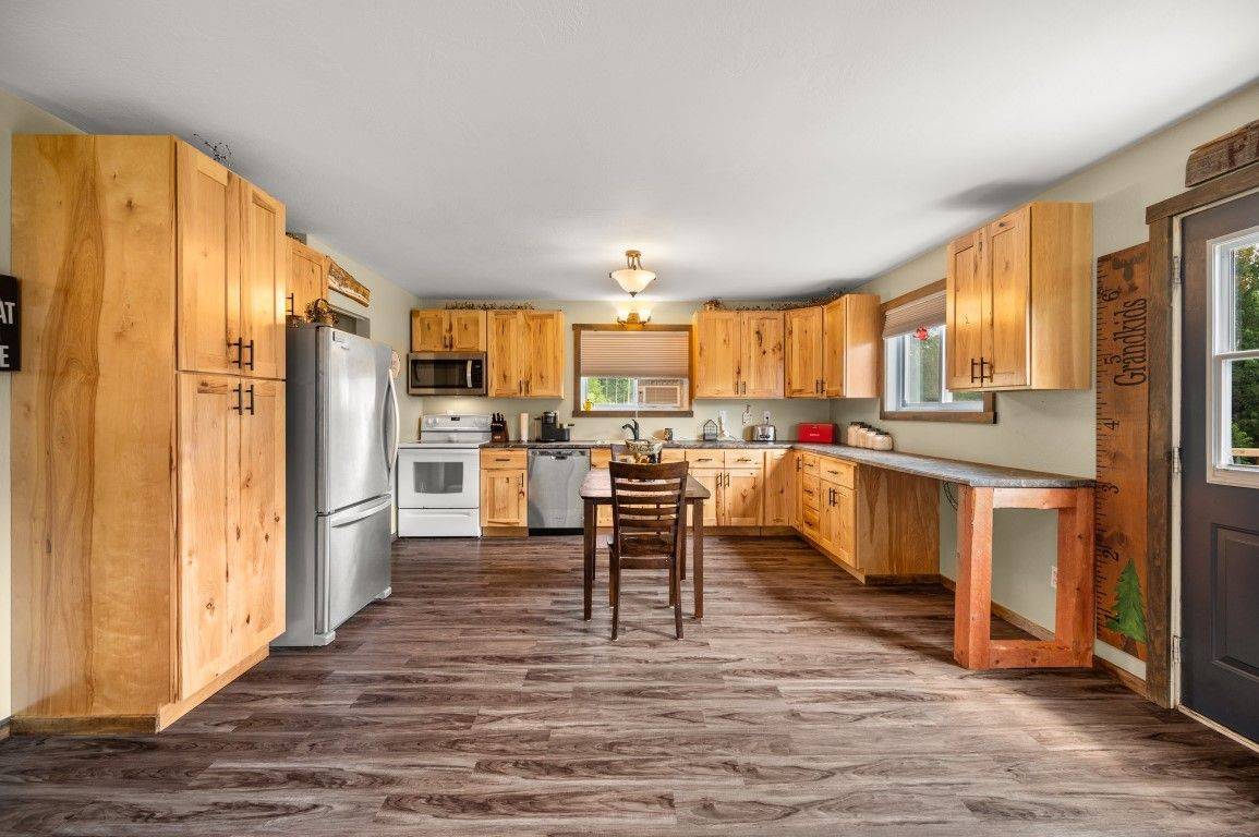 Hastings Highlands, ON K0L 2S0,38 Old Madwaska RD