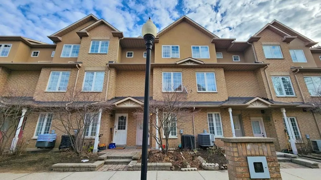 Markham, ON L3R 4G4,22 St Moritz WAY #UNIT 6