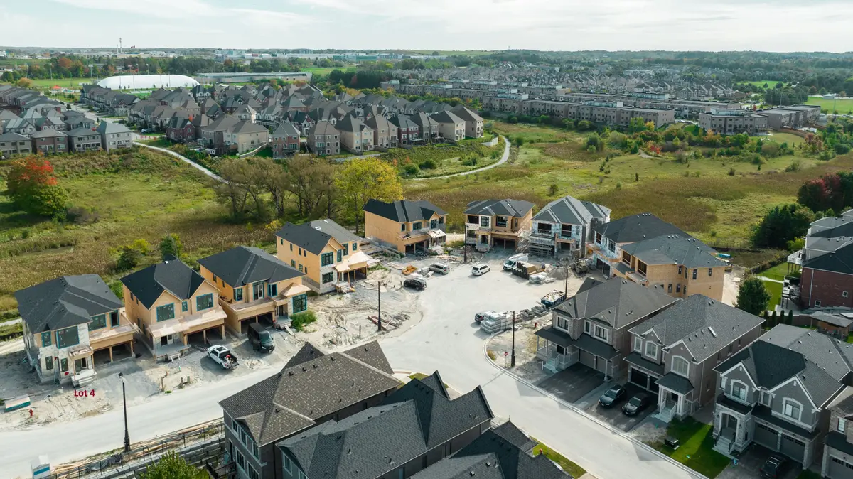 Aurora, ON 00000,38 Bunn CT