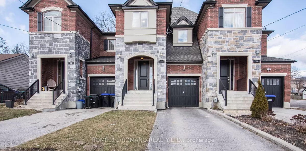 Bradford West Gwillimbury, ON L3Z 2B4,89 John ST W