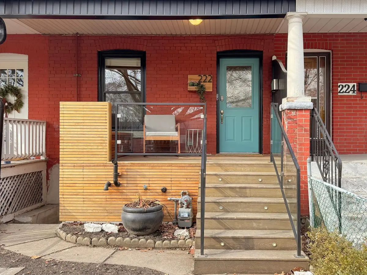 Toronto W02, ON M6P 3V4,222 Campbell AVE