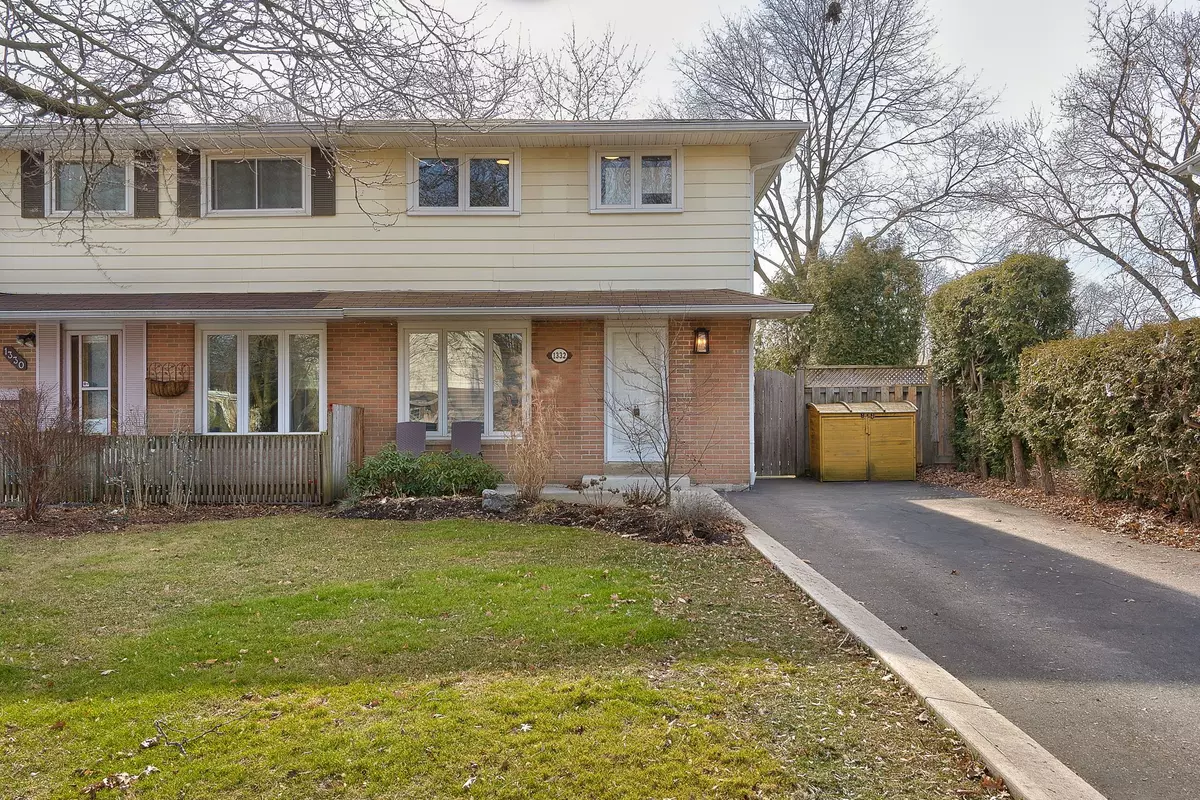 Oakville, ON L6H 1V4,1332 Roylen RD