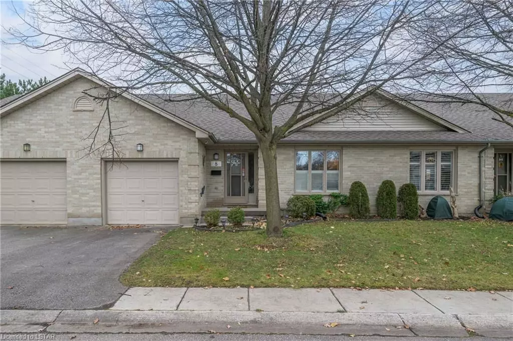 Middlesex, ON N5Y 5N1,99 EDGEVALLEY RD #8