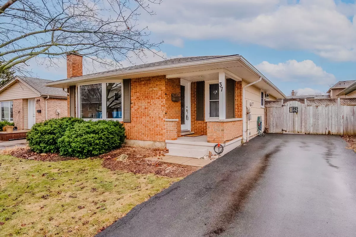 Kitchener, ON N2N 1N2,37 Monteagle CRES
