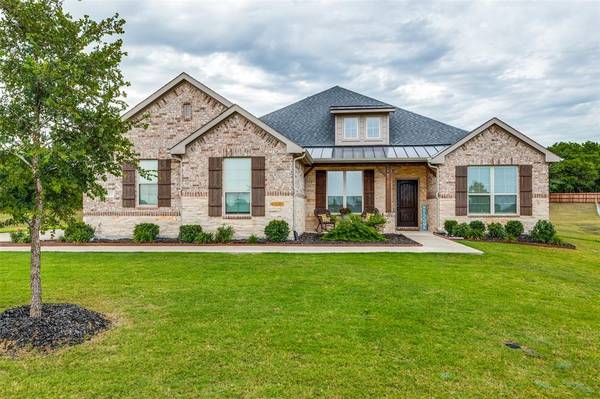 207 Homestead Court, Van Alstyne, TX 75495