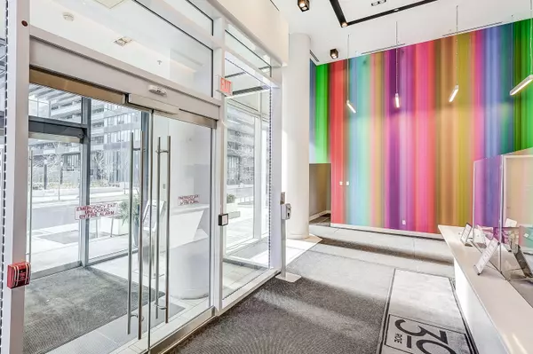 Toronto C10, ON M4P 1R2,30 Roehampton AVE #2910