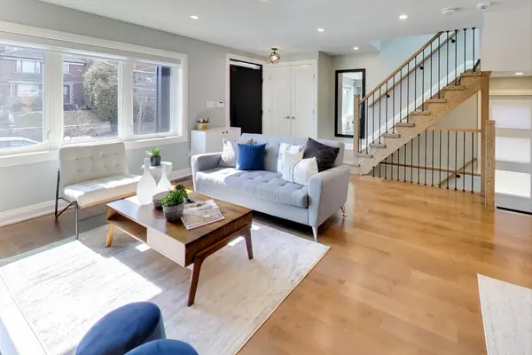 Toronto C11, ON M4G 2V1,10 Glenvale BLVD