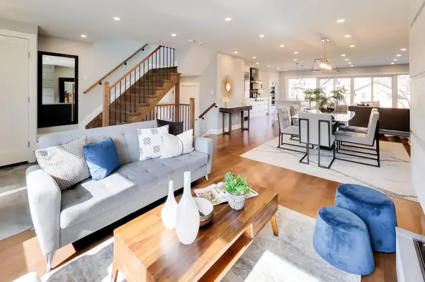 Toronto C11, ON M4G 2V1,10 Glenvale BLVD