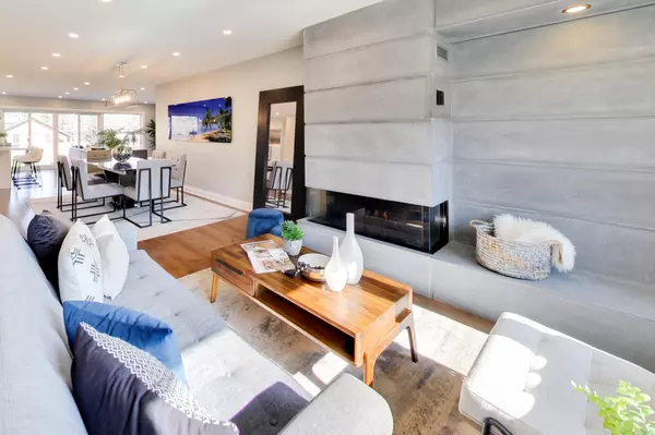 Toronto C11, ON M4G 2V1,10 Glenvale BLVD