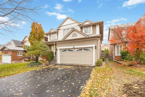 Durham, ON L1T 3Y1,18 Mortimer CRES