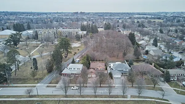 Whitby, ON L1N 6H4,493 Reynolds ST