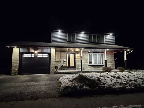 Simcoe, ON L4M 2Y9,84 Daphne CRES