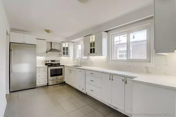 Toronto W05, ON M3N 1K6,74 Firgrove CRES