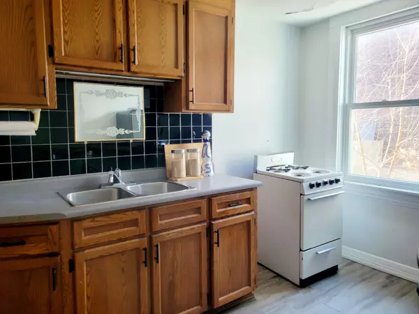 Toronto W02, ON M6H 2P8,324 Concord AVE