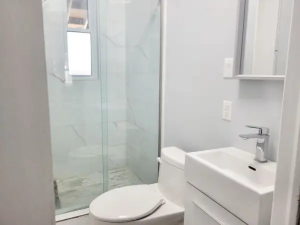 Toronto W02, ON M6H 2P8,324 Concord AVE