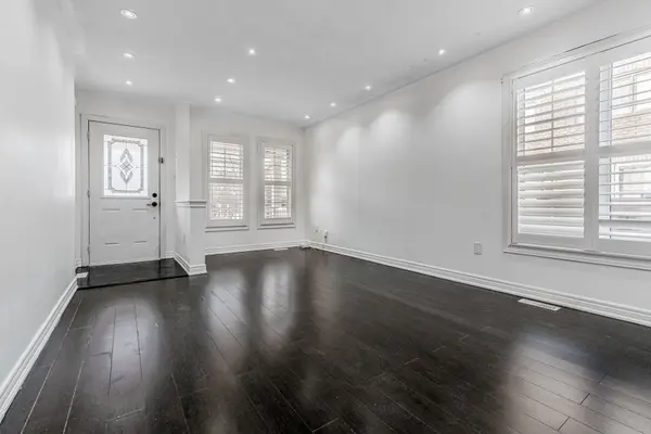 Milton, ON L9T 7A8,84 Mander PL