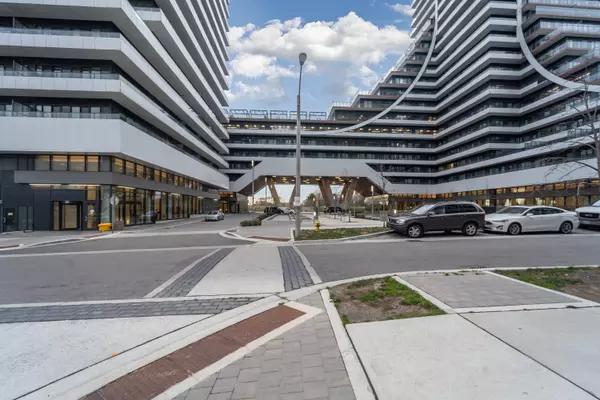 Toronto W06, ON M8V 1A1,30 Shore Breeze DR #331