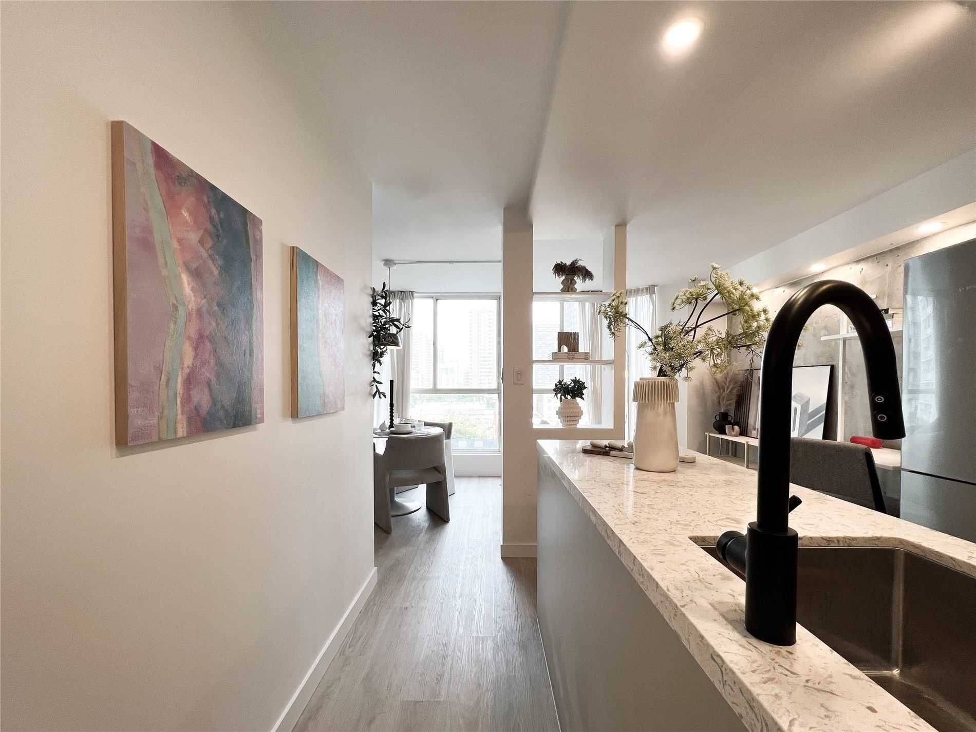 Toronto C01, ON M5S 3A3,1055 Bay ST #803
