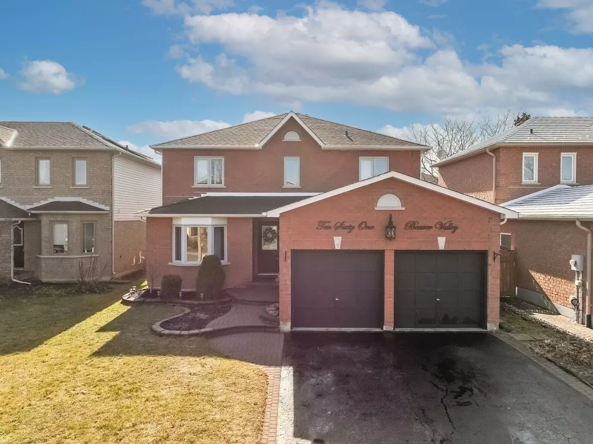 Oshawa, ON L1J 8N2,1061 Beaver Valley CRES