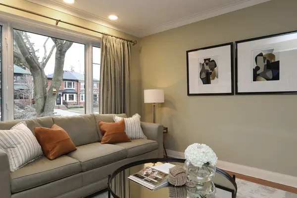 Toronto C11, ON M4G 1K8,504 Sutherland DR