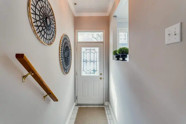 Toronto E04, ON M1P 5B6,83 Mondeo DR W #533