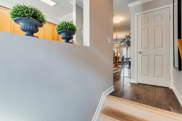 Toronto E04, ON M1P 5B6,83 Mondeo DR W #533