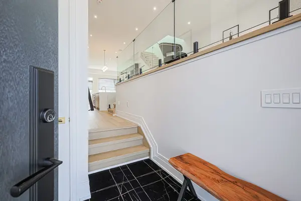 Toronto E04, ON M1L 3C4,148 Bexhill AVE