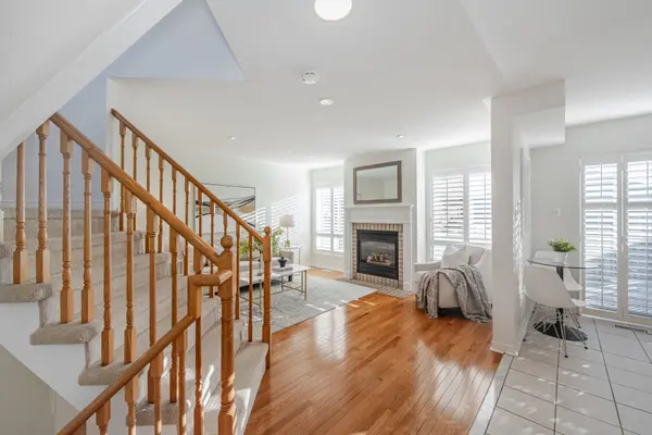 Mississauga, ON L5N 7T1,1587 Woodhenge WAY