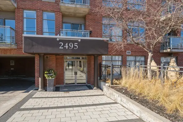 Toronto W02, ON M6P 1X4,2495 Dundas ST W #110