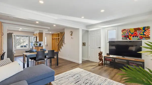 Kitchener, ON N2M 5M2,36 Caprice CT