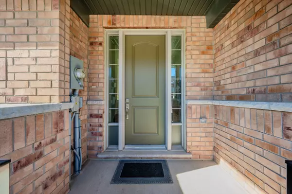 Kitchener, ON N2R 0S5,16 Roywood ST