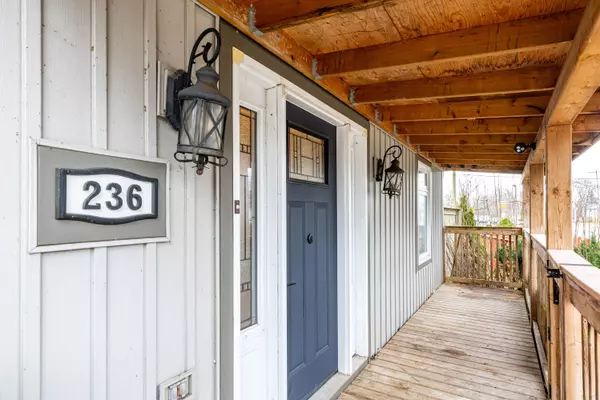 Fort Erie, ON L0S 1B0,236 Ridgeway RD