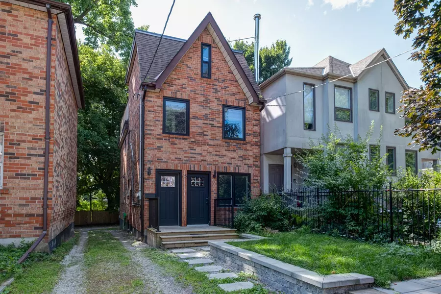 15 Ivy AVE #Lower, Toronto E01, ON M4L 2H6