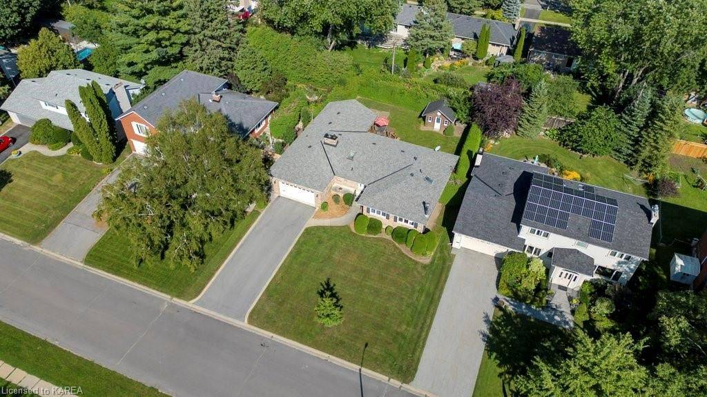 Kingston, ON K7M 2B3,23 FAIRWAY HILL CRES
