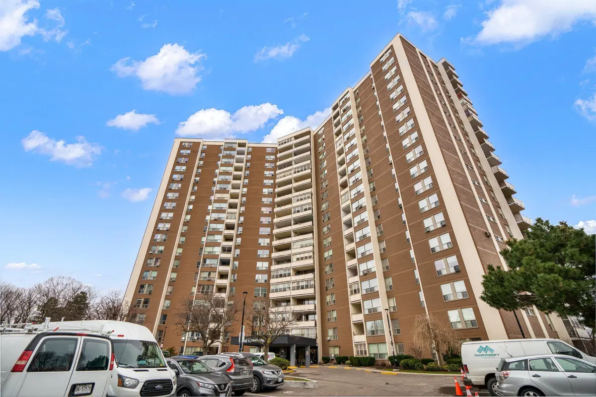 Toronto C11, ON M3C 1A1,60 Pavane Linkway WAY #Ph 5