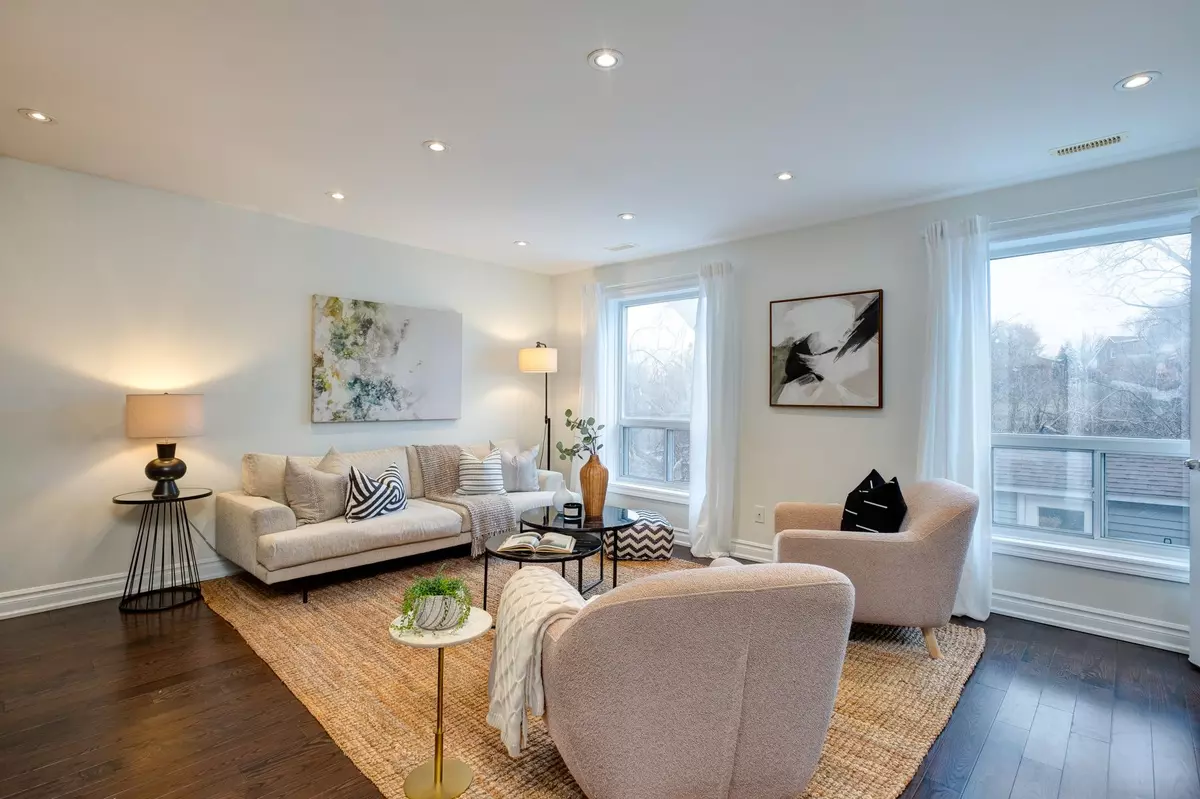 Toronto E02, ON M4E 2G4,16 Darrell AVE