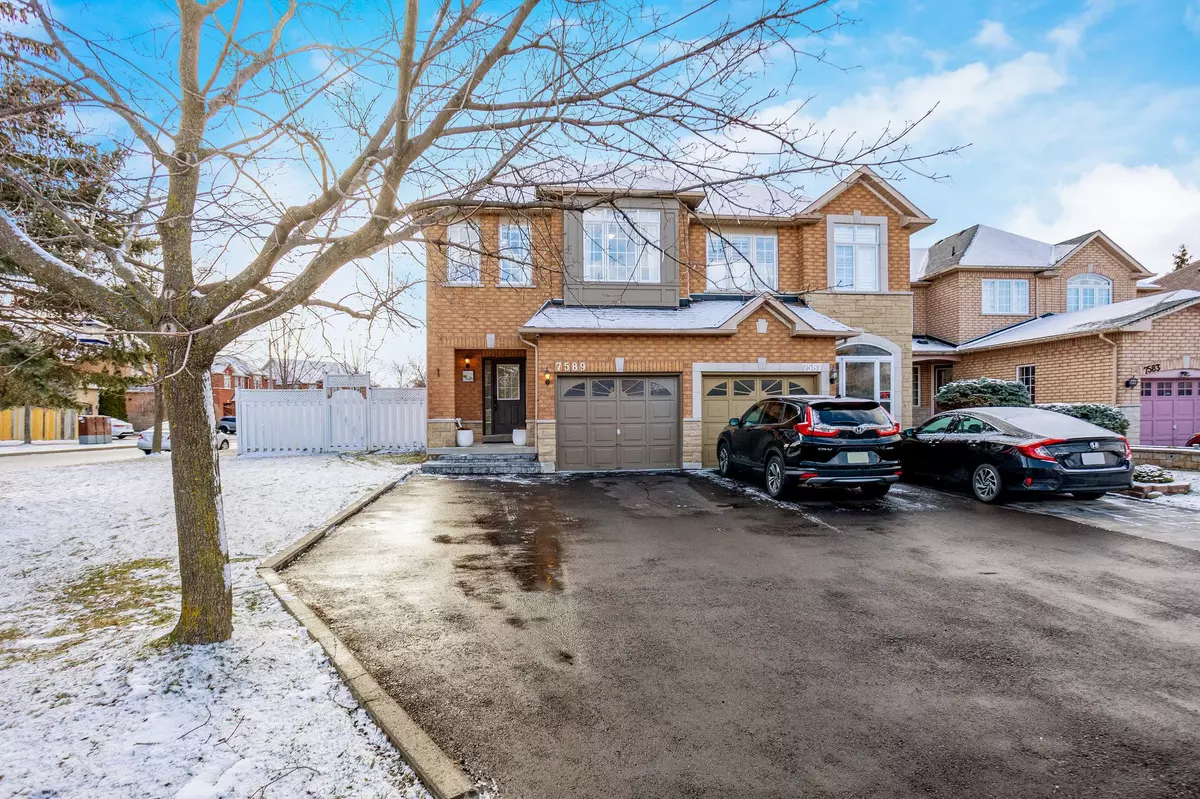 Mississauga, ON L5N 8A8,7589 Black Walnut TRL